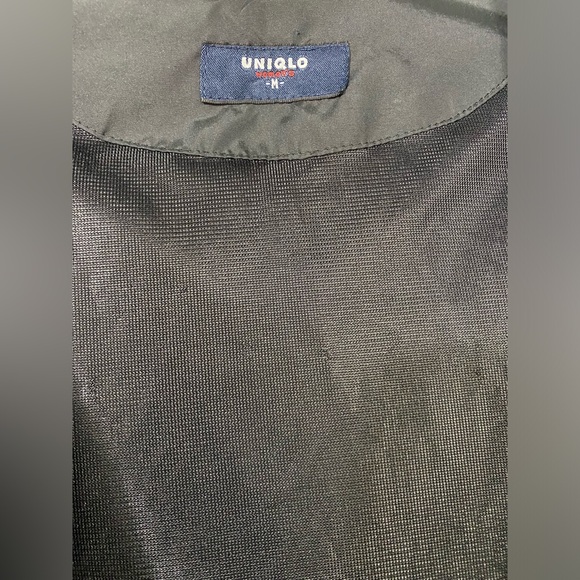 Uniqlo windbreaker - Picture 2 of 11